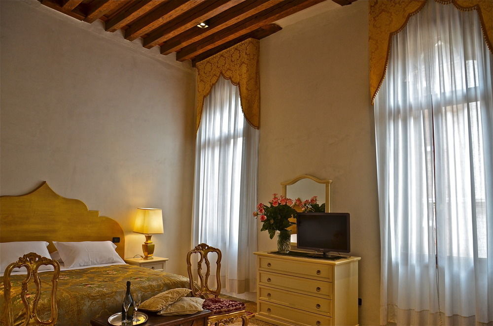 Bed and breakfast Ca' Cappellis 2*